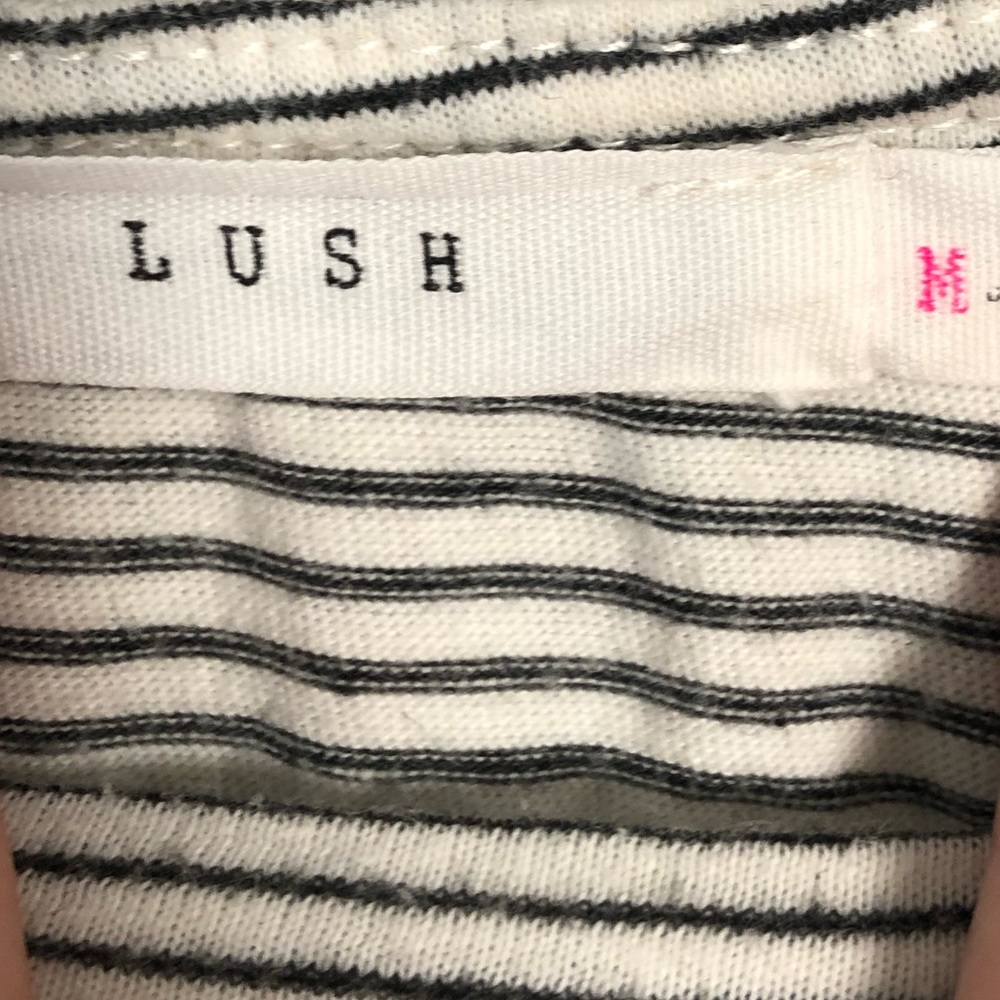 LUSH TSHIRT - Picture 4 of 9